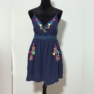 JOY JOY Women’s Smocked Back Floral Embroidered Mini Dress - M